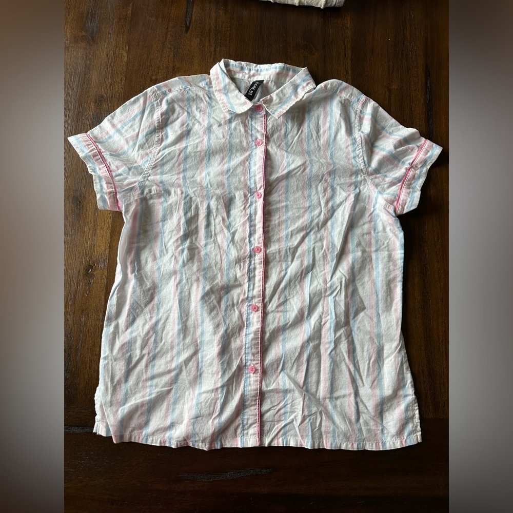 Adore Me Striped Short Sleeve Button-Up Shirt- size Large